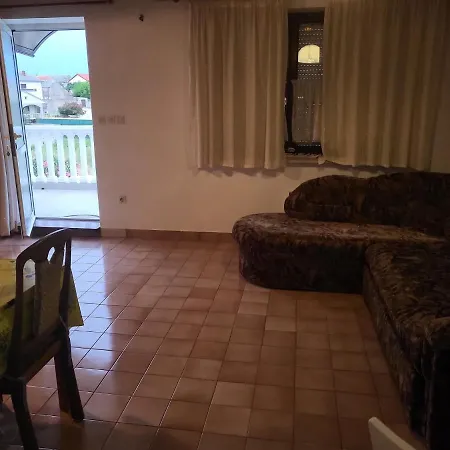 Haus Marko - 4 Appartement Ražanac